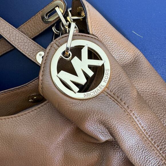 MICHAEL Michael Kors Fulton Large Shoulder Tote - Picture 10 of 10